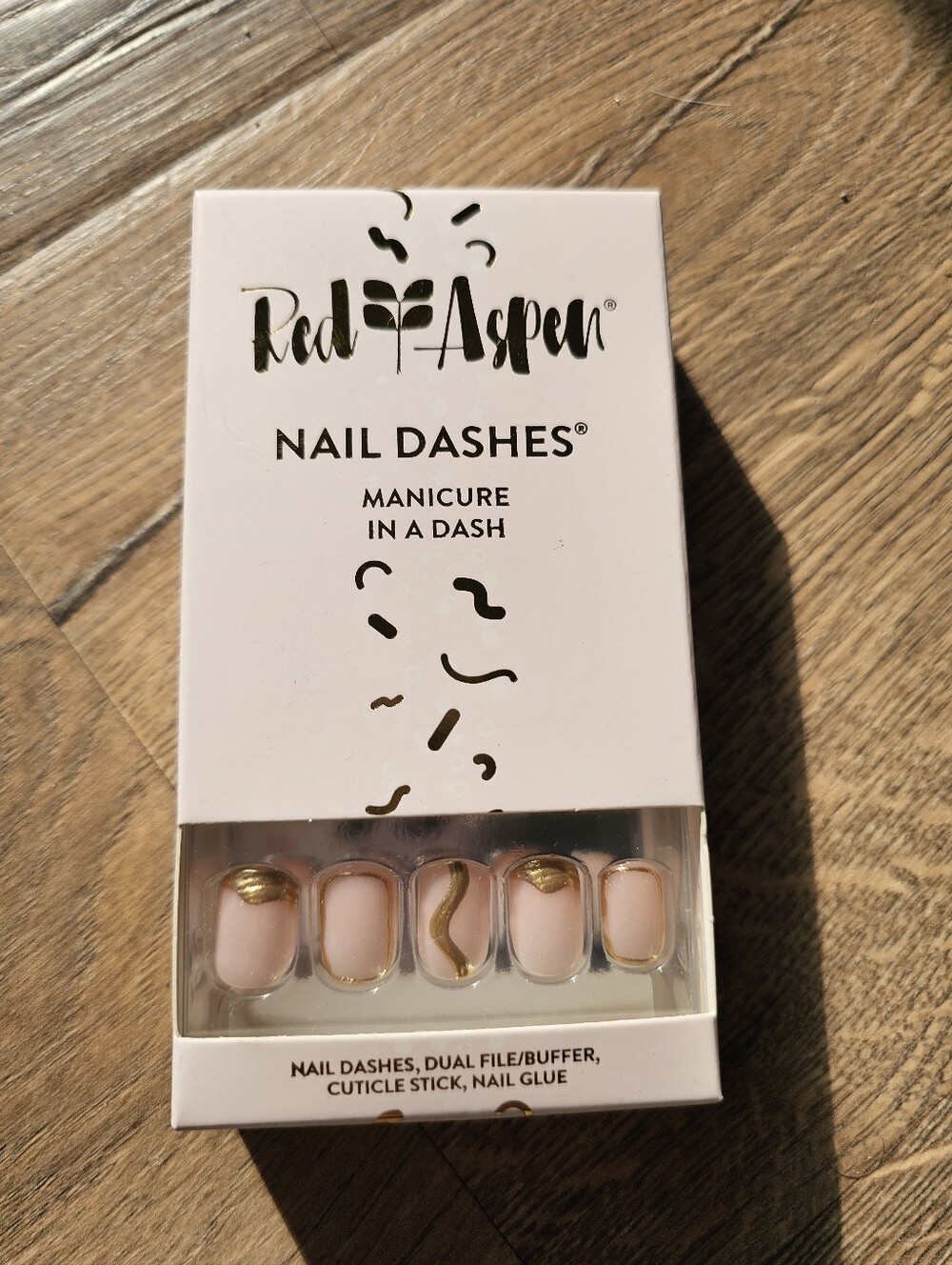 Red Aspen Nail Dashes - Oh These, Thelma? Pink with Gold Accent. Press-On Nails